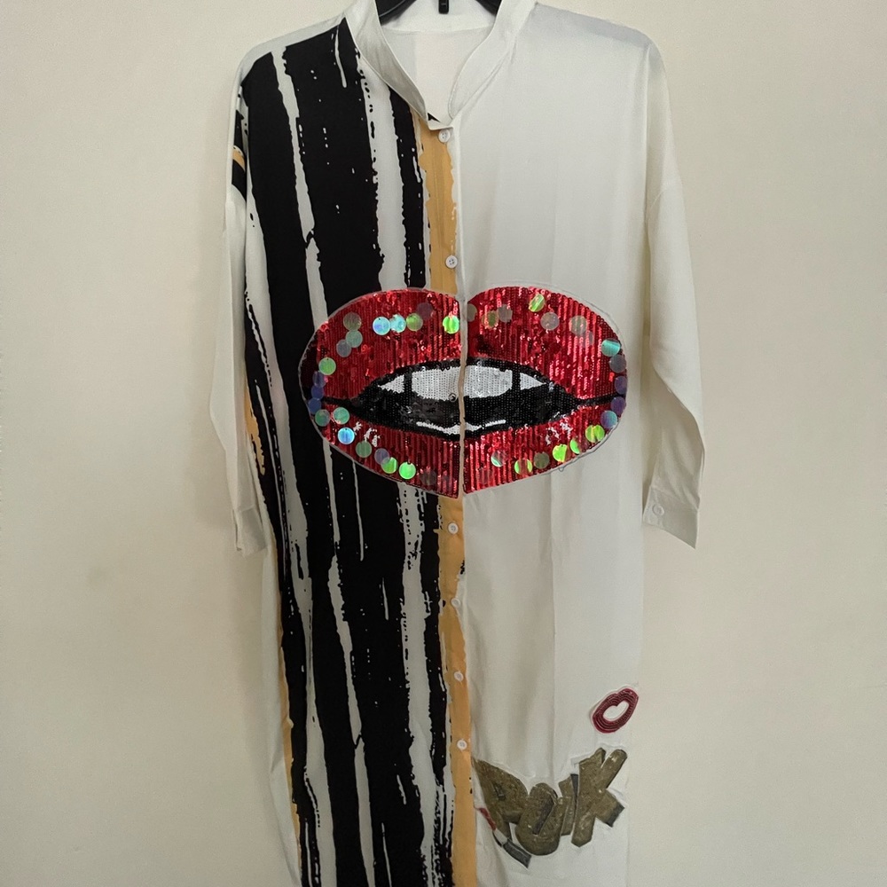 Funky lips print dress shirt